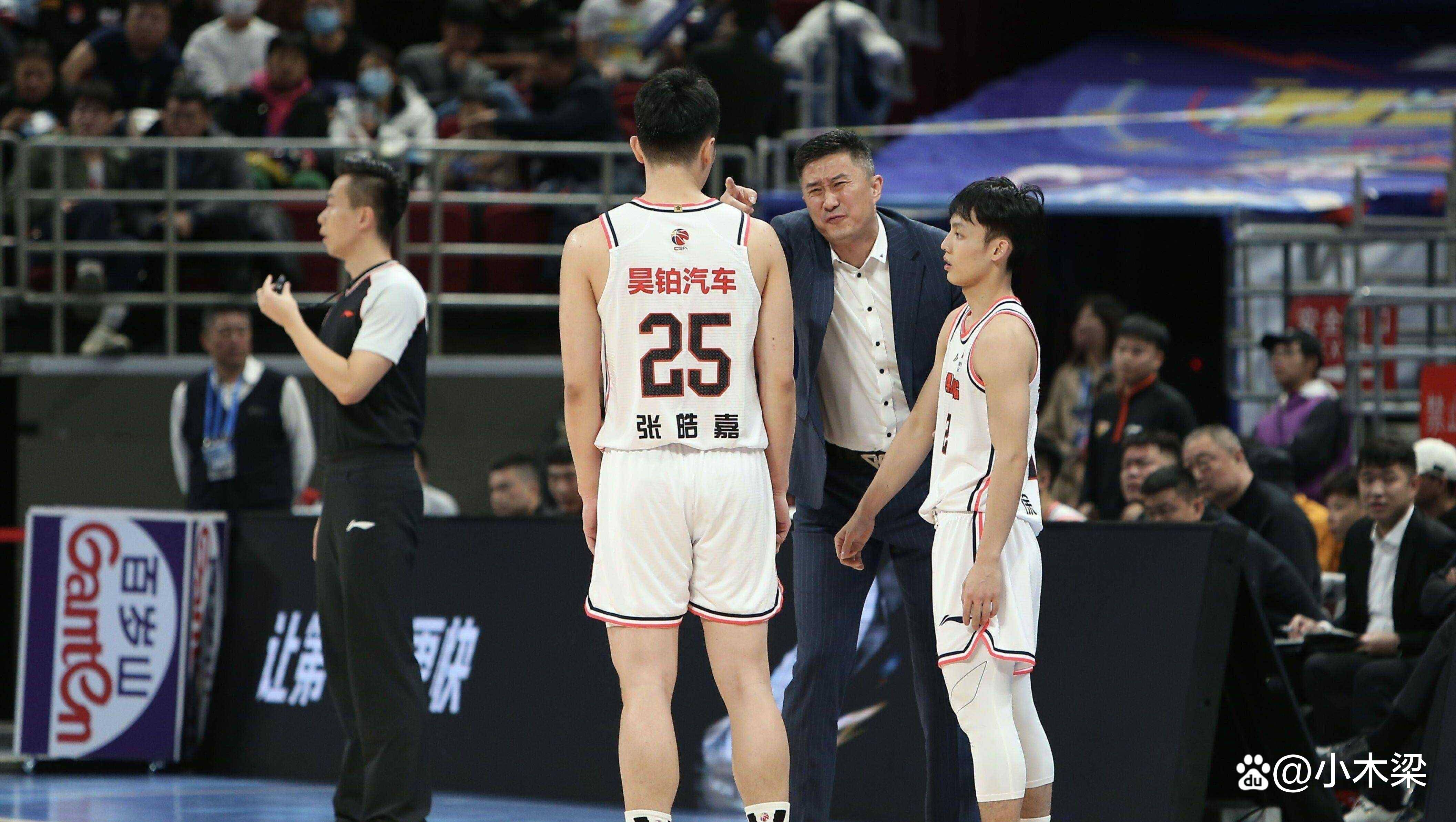 广州男篮客场不敌广东男篮，遭遇连败