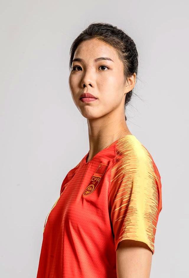 关于观众热情支持，女足队员斩获胜利的信息